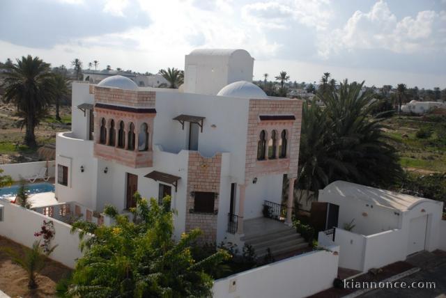 villa SOMAA avec piscine à louer djerba tunisie 
