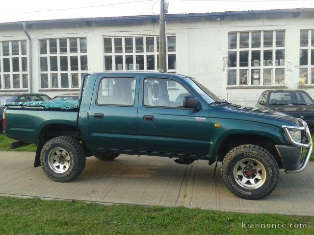 Toyota HiLux 4x4 Double Cabine Pick Up