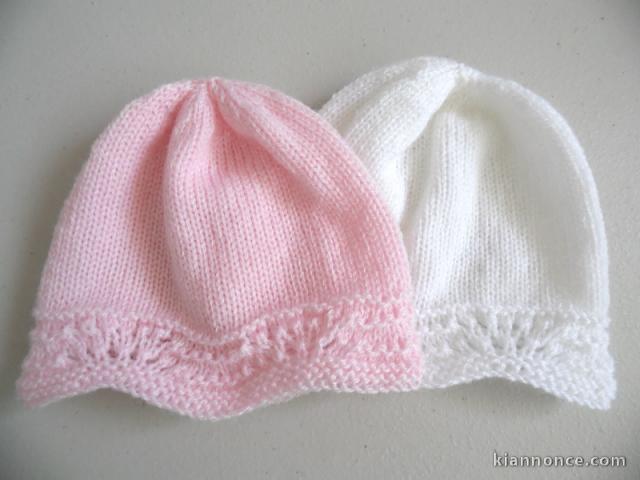 Tricot laine bébé fait main bonnets rose blanc