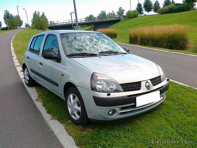 Renault Clio 1.9 en parfaite état 