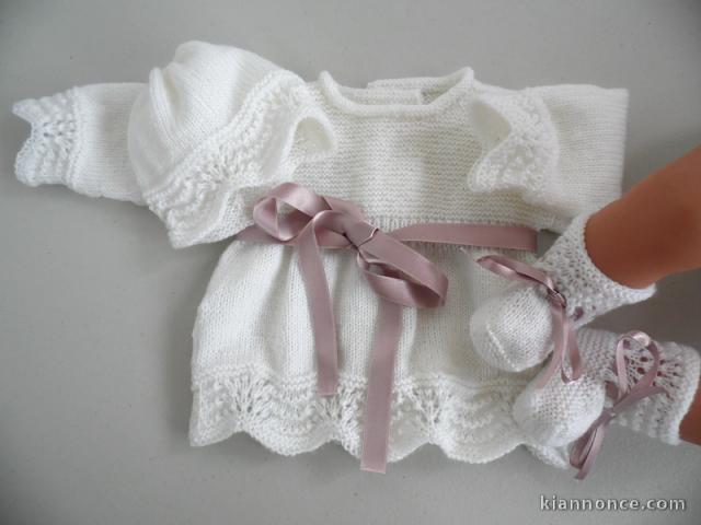 Ensemble ou trousseau blanc tricot laine bébé fait main