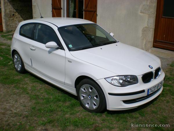 BMW blanche 3 portes interieur