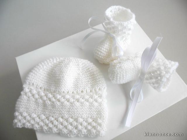 Bonnet et chaussons blanc astra tricot bébé