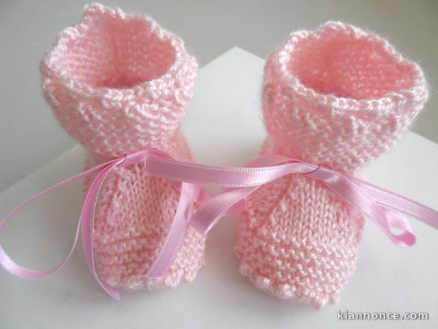 Chaussons cali rose tricot bébé motif crans