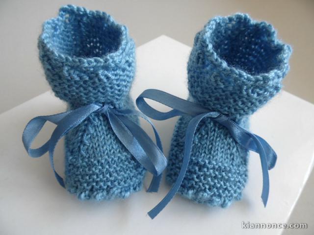 Chaussons cali bleu charron tricot bébé motif crans