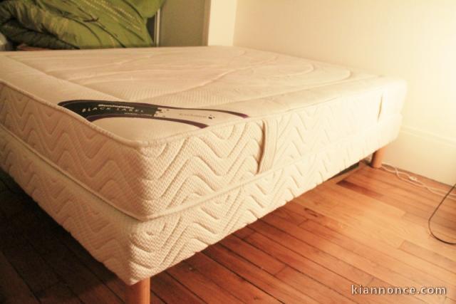 Ensemble matelas et sommier Dunlopillo  haut de gamme 