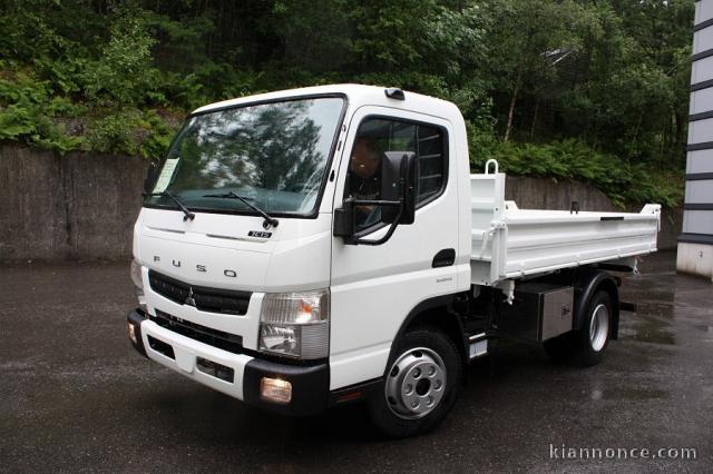 Camion Mitsubishi canter fuso 7C15 benne