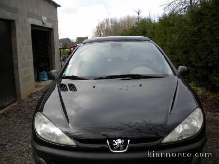 Offre de ma PEUGEOT 206 1.4 noir avec toit ouvrant