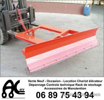 CHASSE NEIGE SUR CHARIOT ELEVATEUR