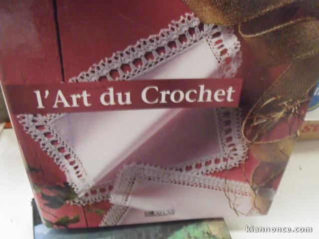 classeur sur l art de faire du CROCHET