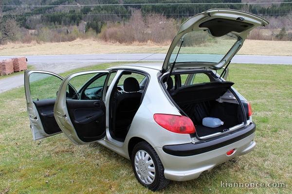 Peugeot 206 très propre