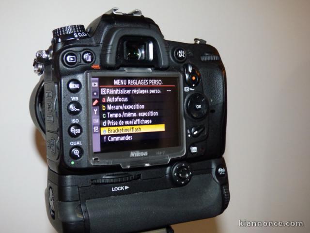 Nikon D7000 + 24-85mm Nikon + poignée Grip + Télécommande