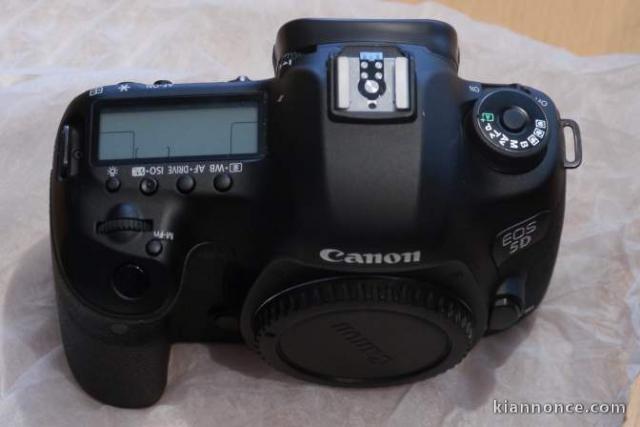 CANON EOS 5D MARK III BOITIER NU COMME NEUF + 2 BATTERIES