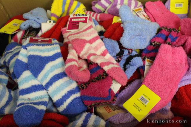 Lot de 100 Paires de Chaussettes