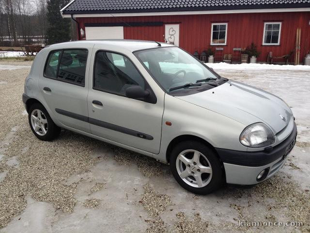 Renault Clio LAV KM 1300 €