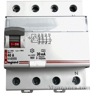 Disjoncteur différentiel 4 pôles, 40A/30mA, 400 V