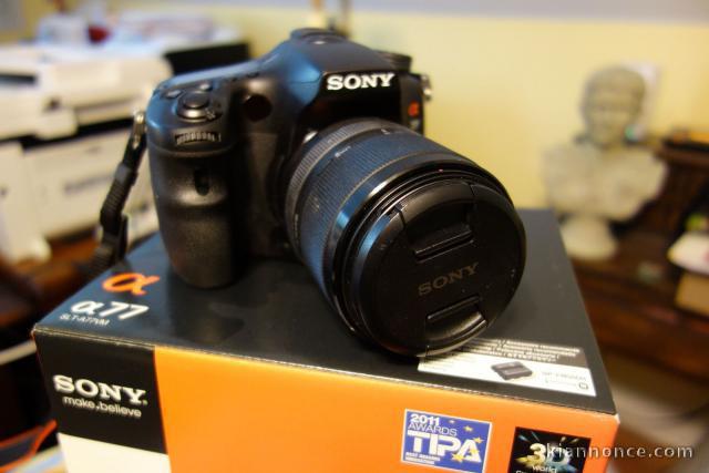 Sony Alpha SLT-A77 24,3 MP SLR - noir + objectifs + Grip