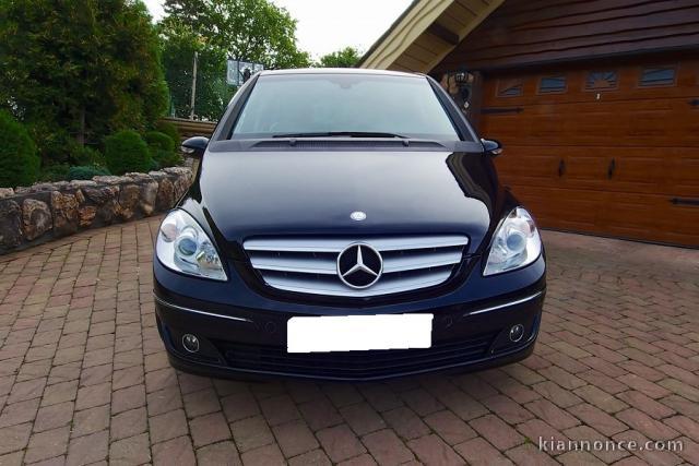 Je vends une Mercedes en parfait état 