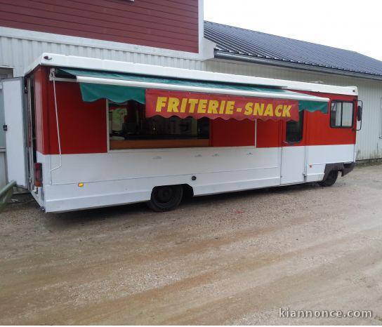 camion snack pizza Renault saviem