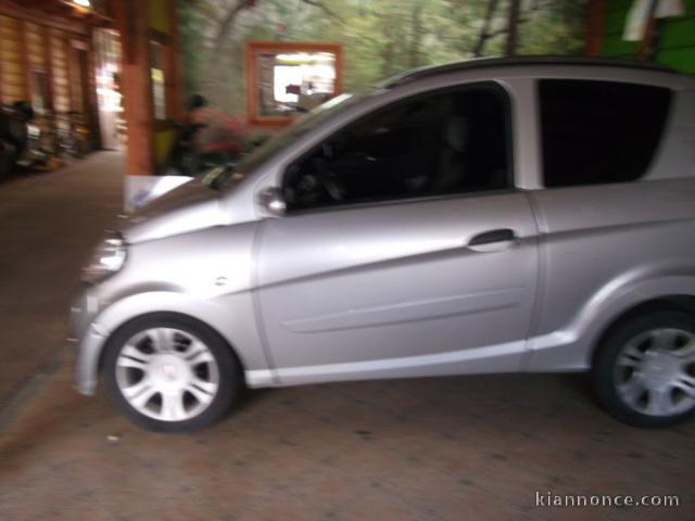 JOLIE Voiture sans permis MICROCAR 