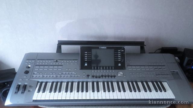 Clavier arrangeur Yamaha Tyros 5-61 touches