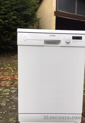 Lave vaisselle Siemens 12 couverts quasi neuf