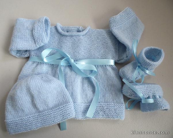 Trousseau bleu naissance tricot laine bébé fait main  