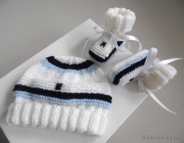 Bonnet et chaussons bébé tricot laine fait main