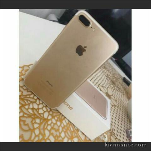 Iphone 7plus de couleur dorée
