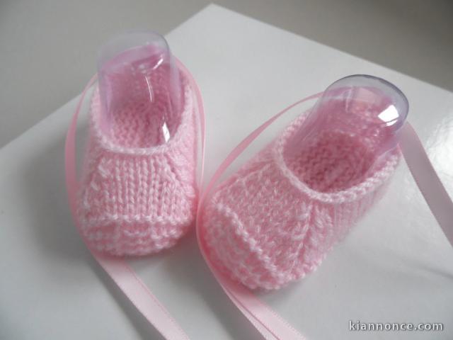 Chaussons ROSES Ballerines layette bébé tricot laine
