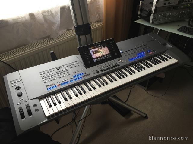 Yamaha Tyros 5 Keyboard Workstation avec 76 touches