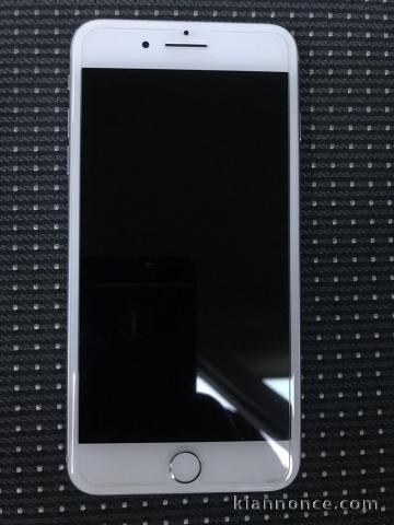 Vend mon IPhone 6s  blanc 32go officiellement débloqué.