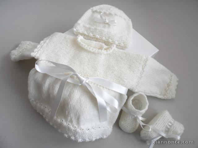 Tricot bébé trousseau laine écru fille