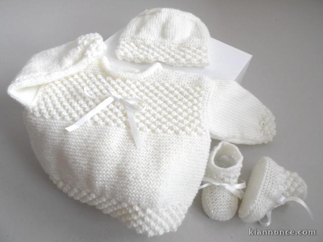 Trousseau bébé blanc astra, laine tricot bébé fait main