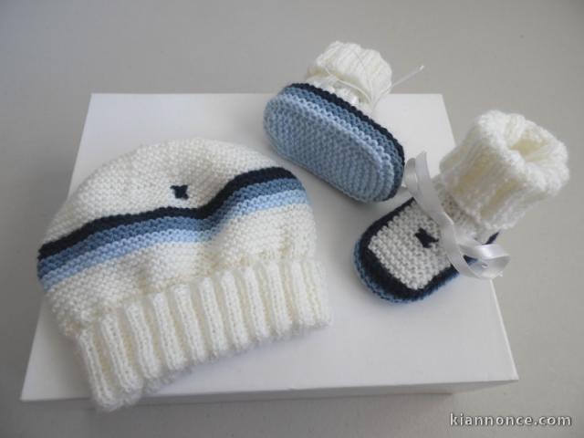 Duo bonnet et chaussons 4 couleurs, tricot bébé laine fait main