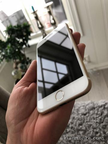 IPHONE 7 GOLD 256 Go avec tout accessoires 