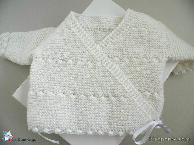 Tricot layette bb fait main, brassière