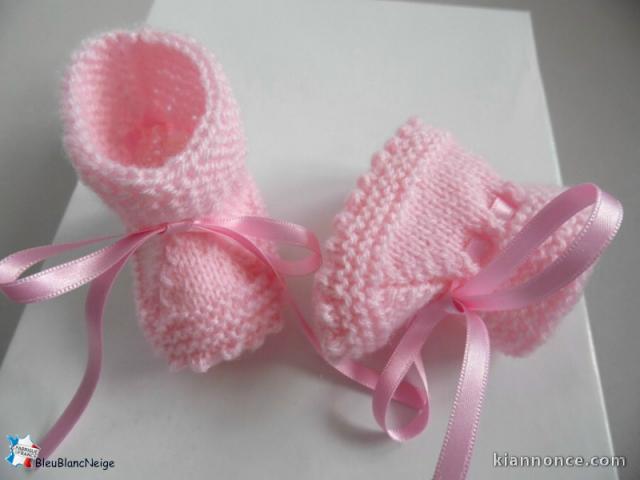 Tricot layette bb fait main chaussons