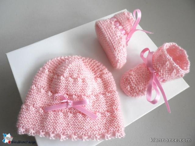 Tricot layette bb fait main, bonnet et chaussons