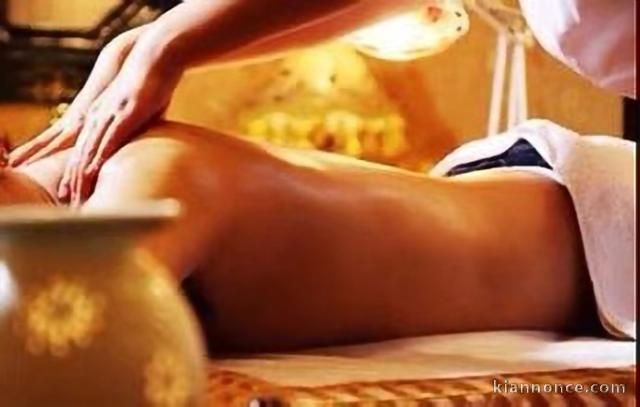 Super massage tantrique par jolie masseuse propos à paris 15eme 