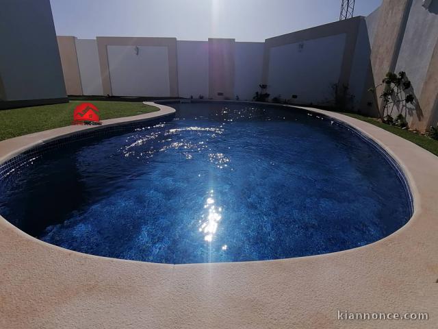 VENTE VILLA AVEC PISCINE A HOUMT SOUK DJERBA