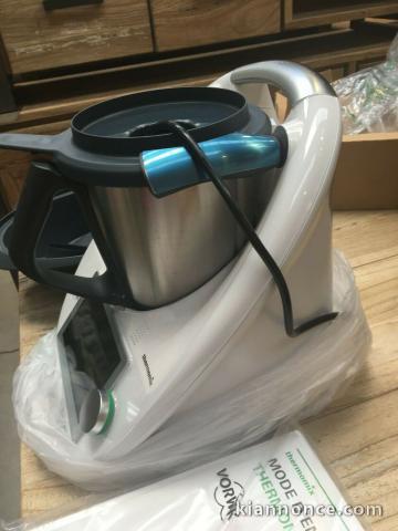 Thermomix M6 avec accessoires neuf