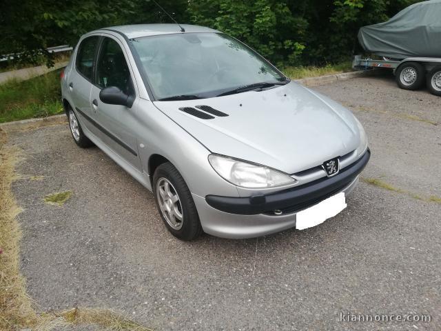 Voiture Peugeot 206 ,TRÈS BON ETAT