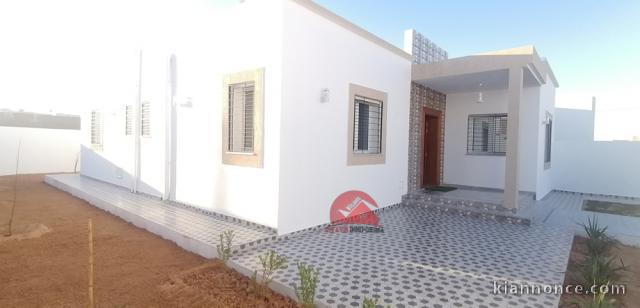  A VENDRE UNE GRANDE VILLA NEUVE A HOUMT SOUK DJERBA