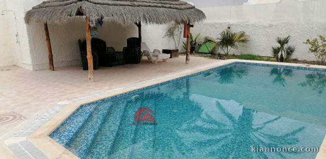 LOCATION ESTIVALE D UNE VILLA AVEC PISCINE A MIDOUN DJERBA