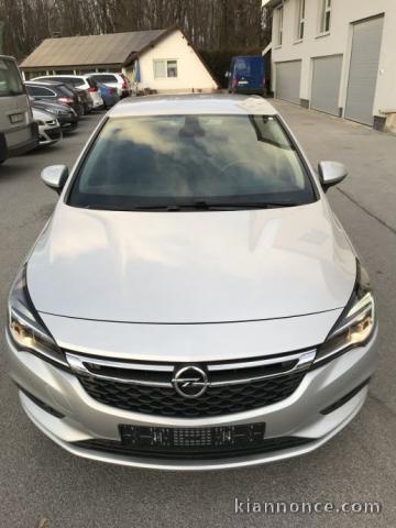 Opel Astra Hatchback 1.6 CDTI 110PS Online Edition 5d - navigatio