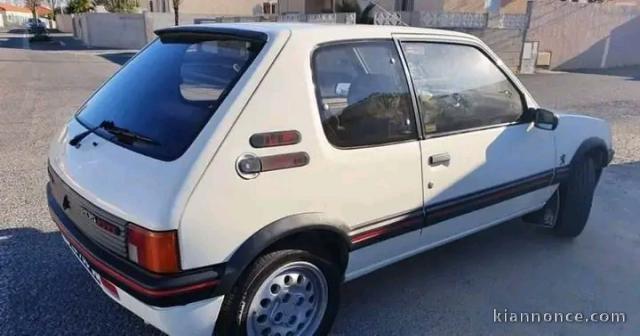 PEUGEOT 205 GTI 1.6 116 chevaux blanche 