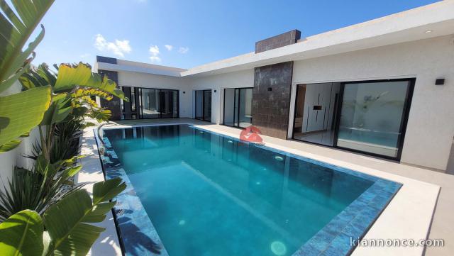 VILLA AVEC PISCINE À DJERBA MIDOUN ZU - RÉF V702