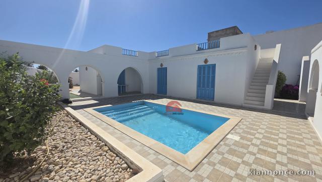 VILLA AVEC PISCINE À MIDOUN DJERBA ZU - RÉF V716