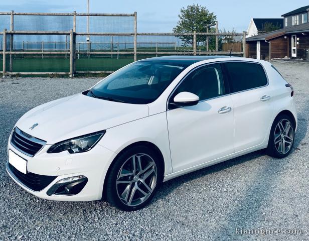 Peugeot 308 1.2-131  Année modèle: 2014